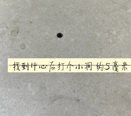 崇左瓷砖空鼓维修公司专业解答在瓷砖铺贴过程中，如果砂料搅拌不均匀，将会带来以下问题